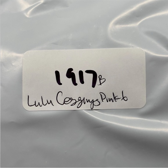 Lululemon Leggings Womens 6 Dusty Pink Capri Stretch Yoga Workout Performance - Picture 7 of 7